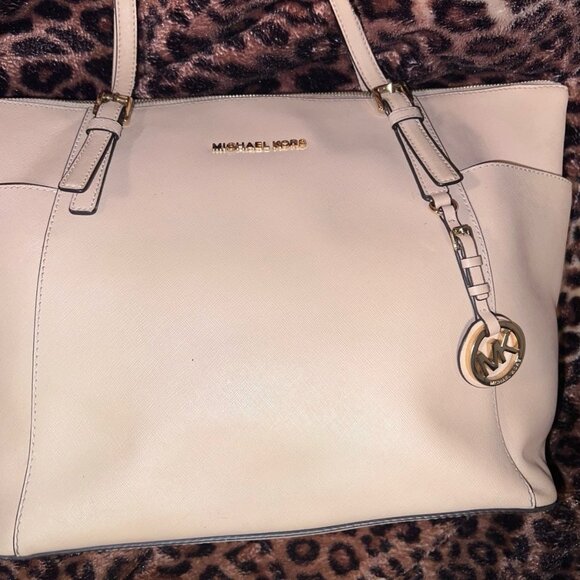 MICHAEL KORS JET SET TRAVEL MEDIUM TOTE LEATHER SOFT BEIGE HANDBAG - Picture 10 of 11